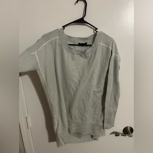Size medium sweater.